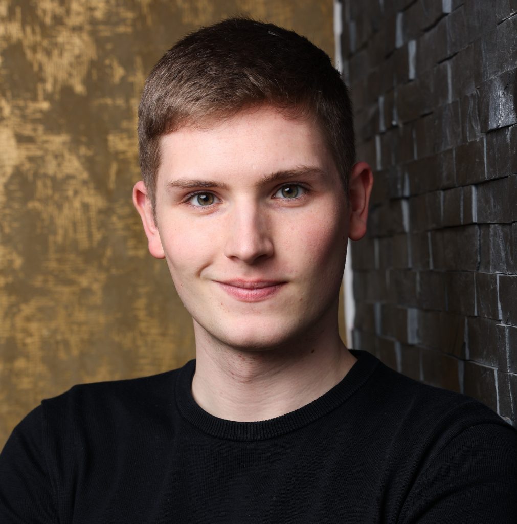 Jonathan Kreuder editiert